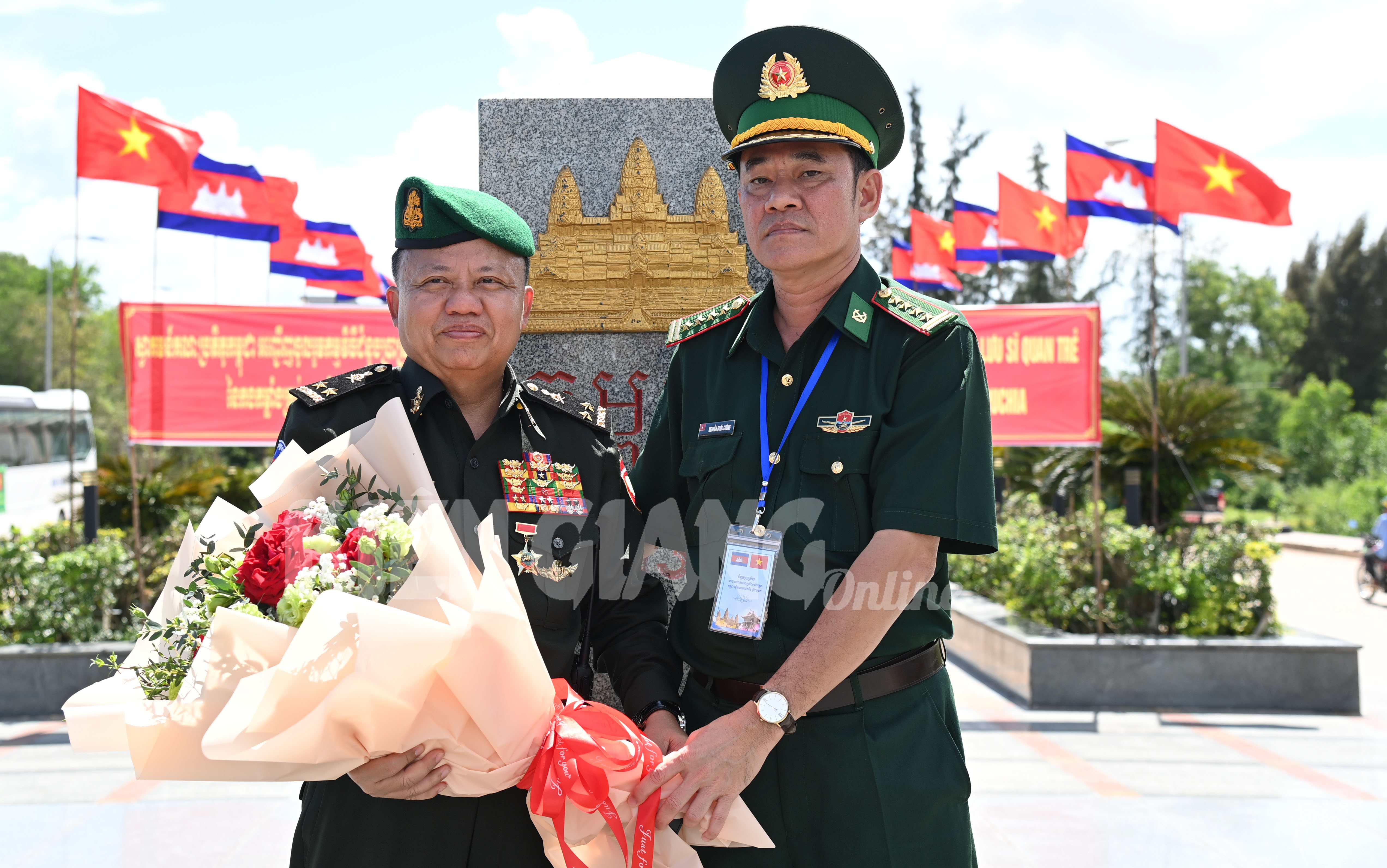 >Kết thúc các hoạt động giao lưu sĩ quan trẻ biên phòng Việt Nam - Campuchia